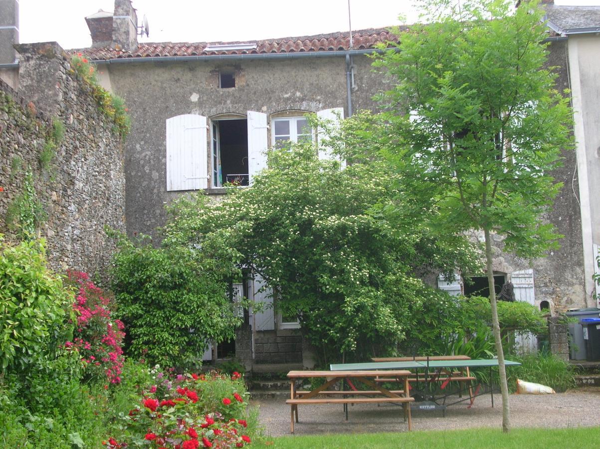 B&B "Les Remparts" Vouvant Oda fotoğraf